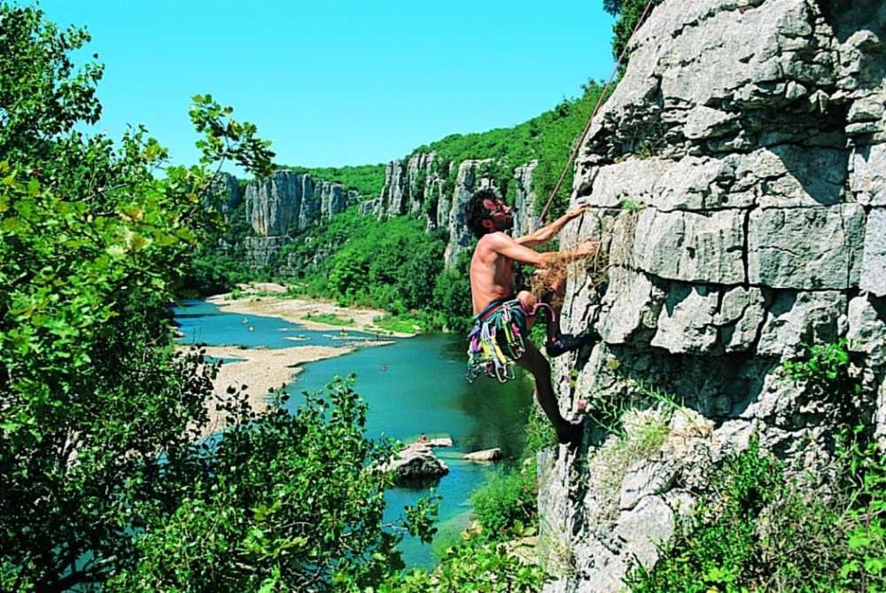 Hebergements Des Posas Sampzon 외부 사진